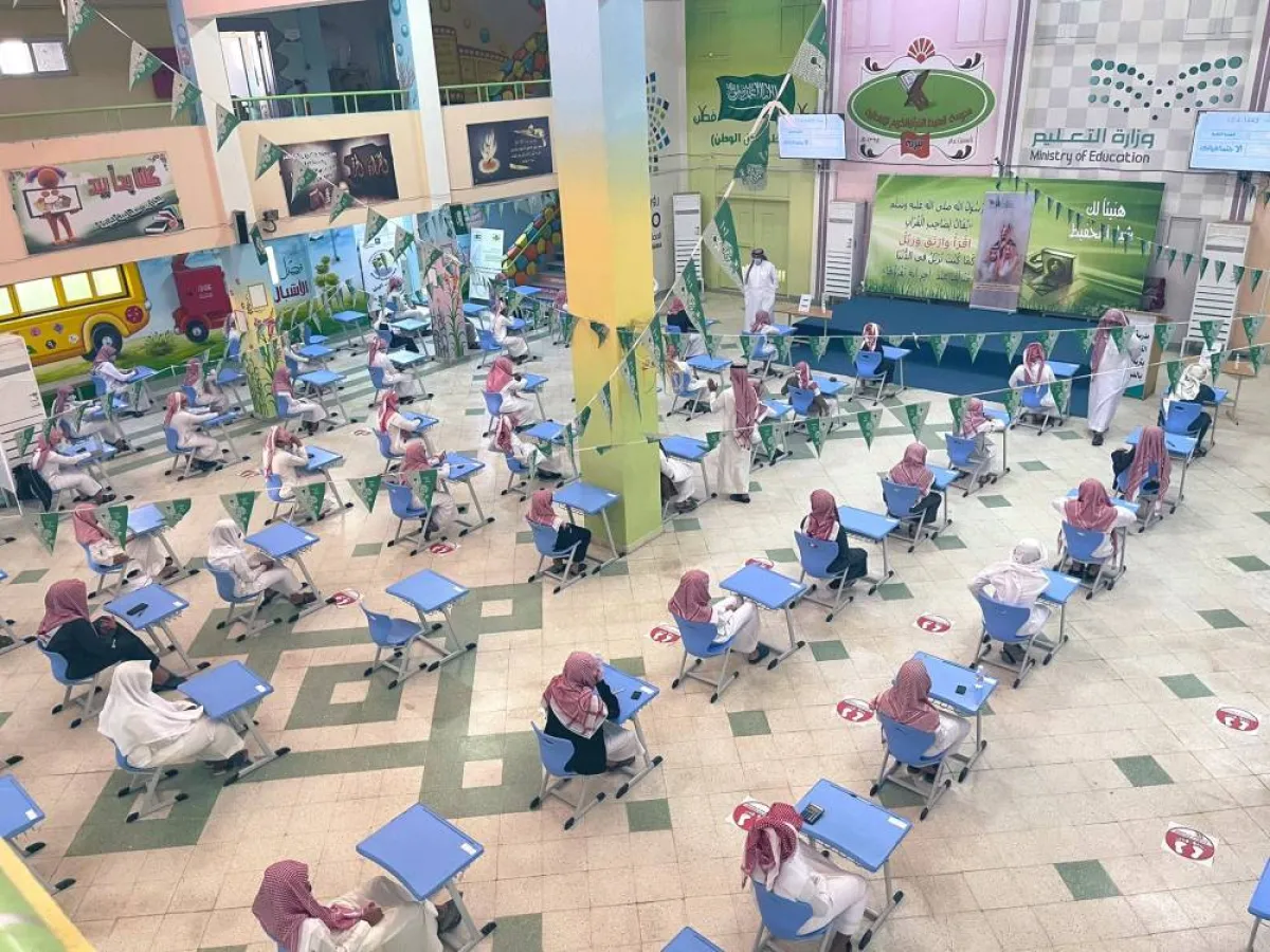 طلاب مدرسة تربة يؤدون الاختبارات الابتدائية - الصورة من حساب ابتدائية ومتوسطة التحفيظ بتربة على تويتر