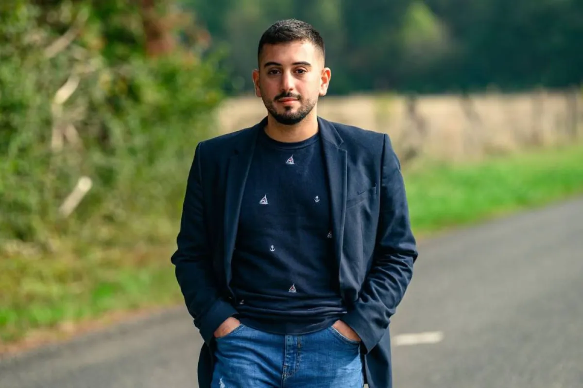 إلياس مؤلف الكتاب  الذي كان مصدرا للفيلم 