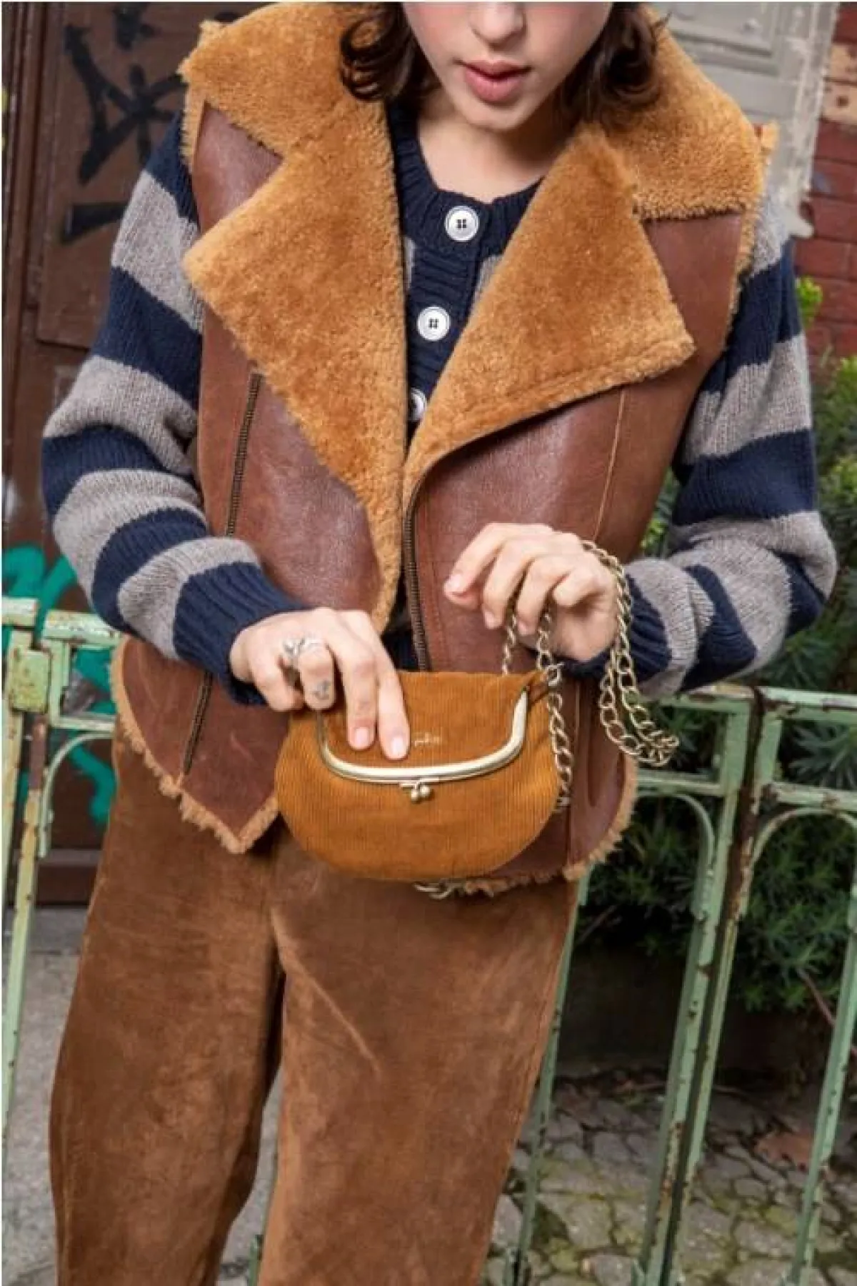 جيليه باللون البني من أنييس بي  Agnes B