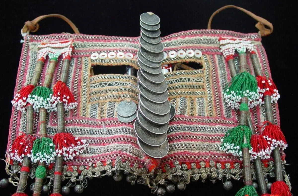 برقع عسفان من أزياء قبيلة حرب التراثية 