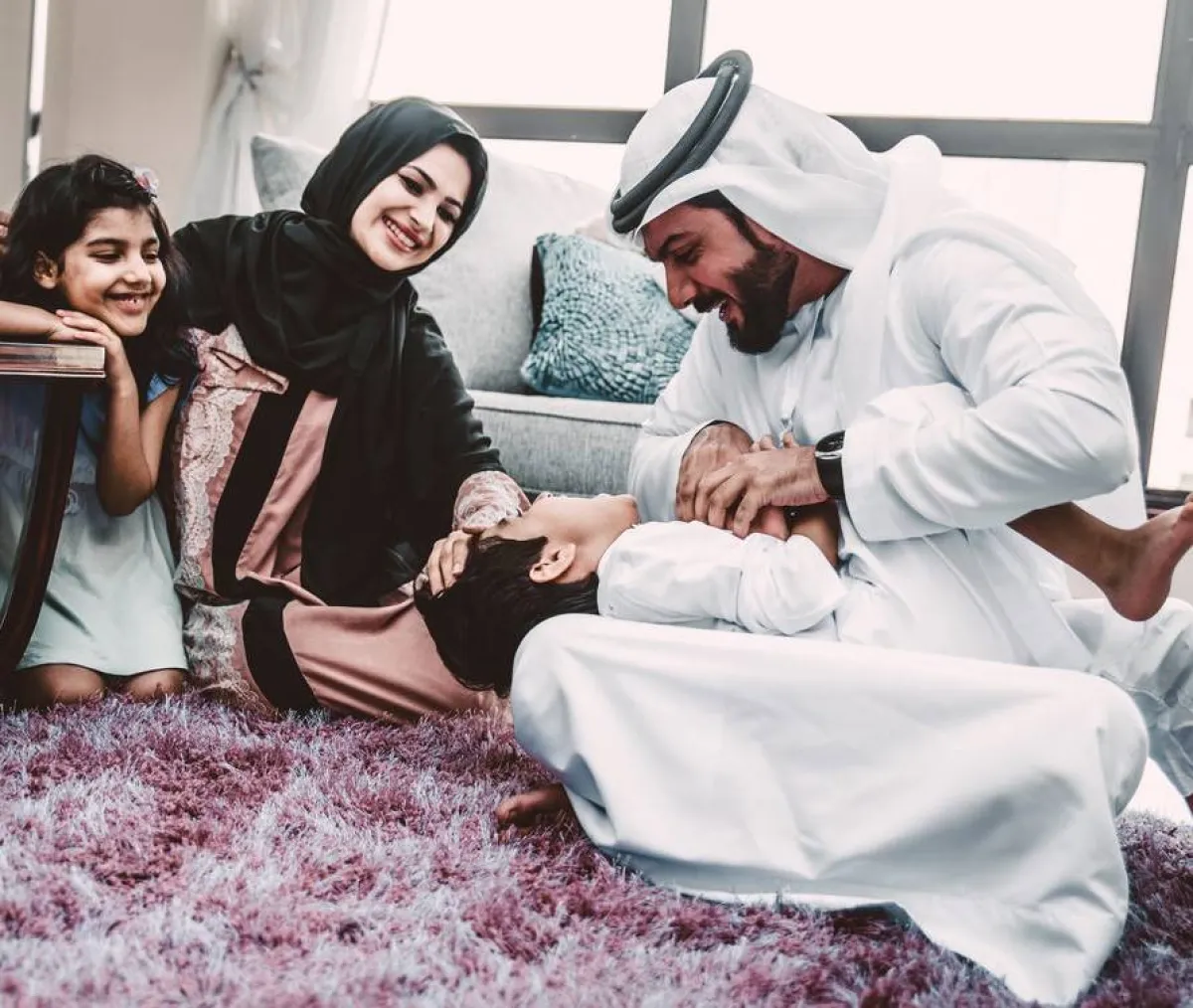 صورة لعائلة مرحة