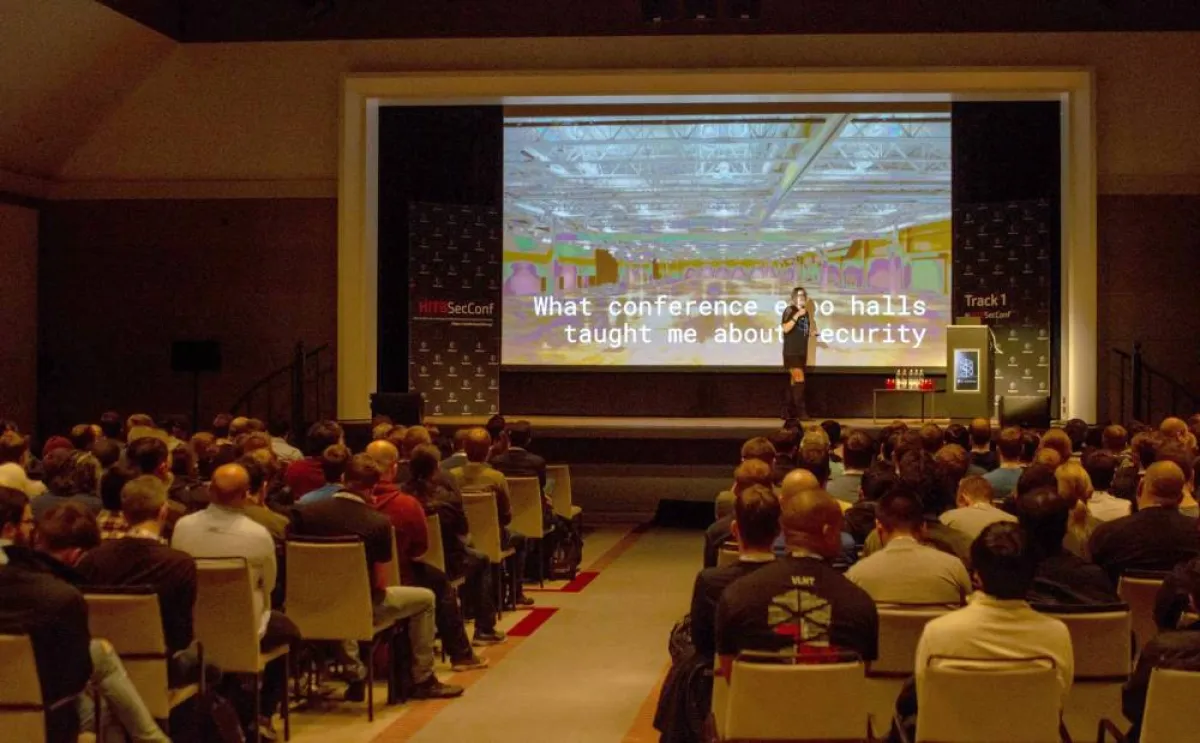 أبوظبي تستضيف أسبوع الأمن الإلكتروني - الصورة من وام