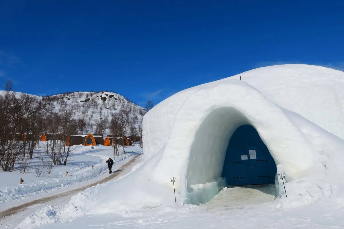 من الممكن زيارة قرية مصنوعة من الجليد