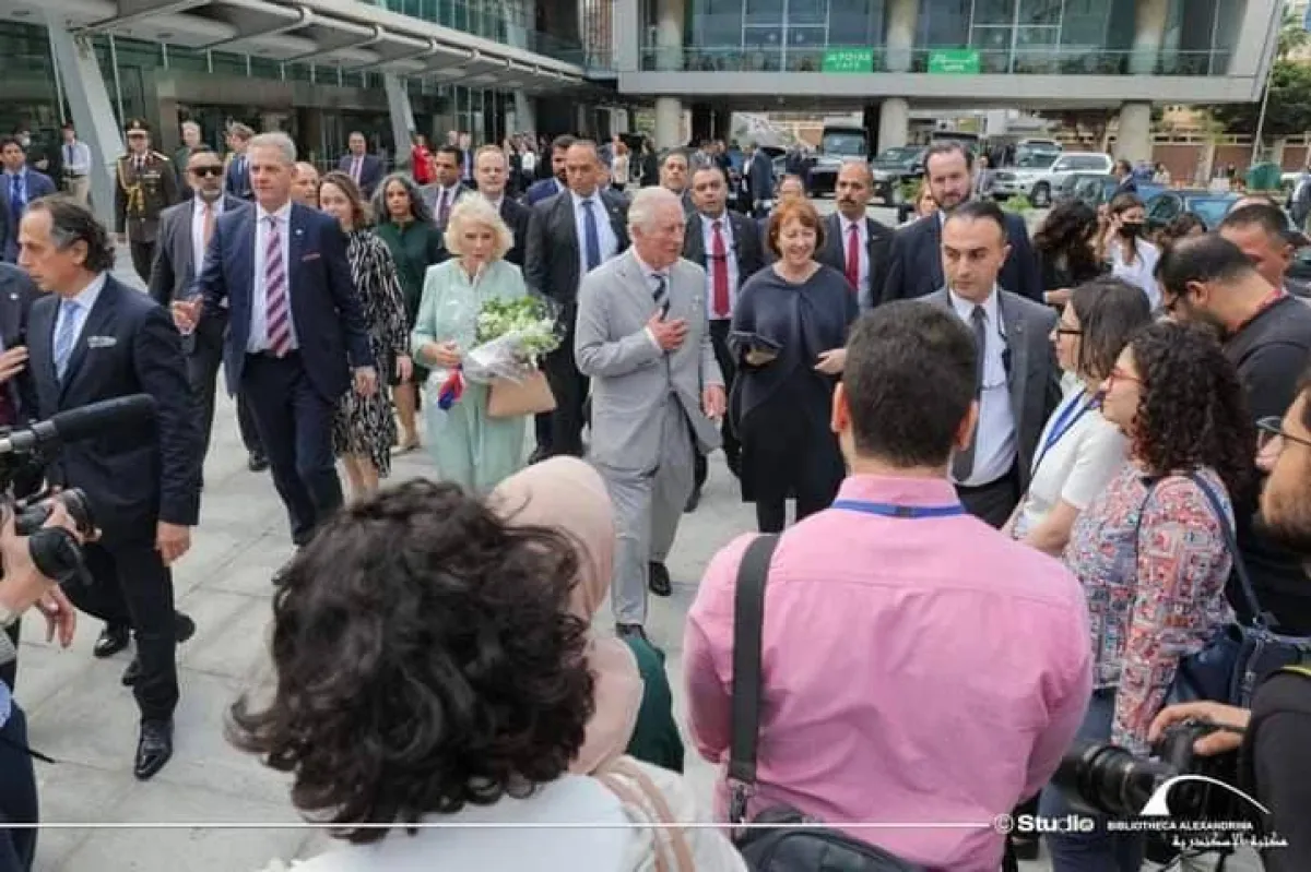 إستقبال الأمير تشارلز وزوجته كاميلا دوقة كورنوا في مكتبة الإسكندرية- الصورة من صفحة مكتبة الإسكندرية على الفيسبوك
