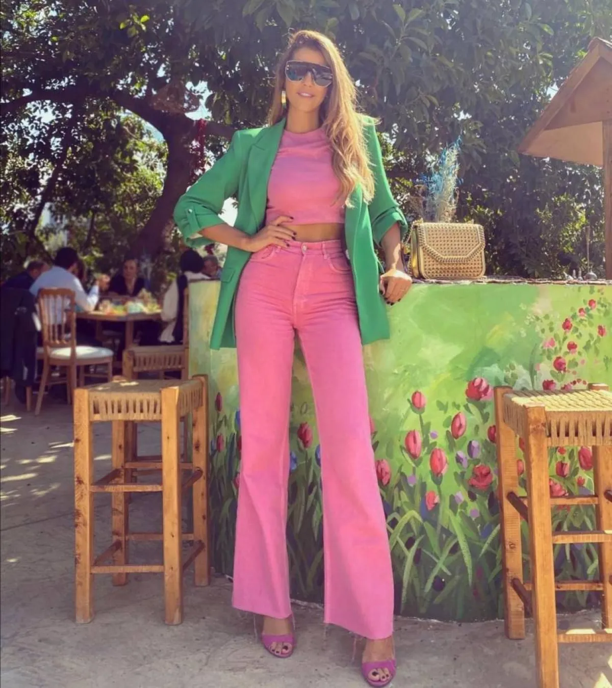 إطلالات كارلا حداد