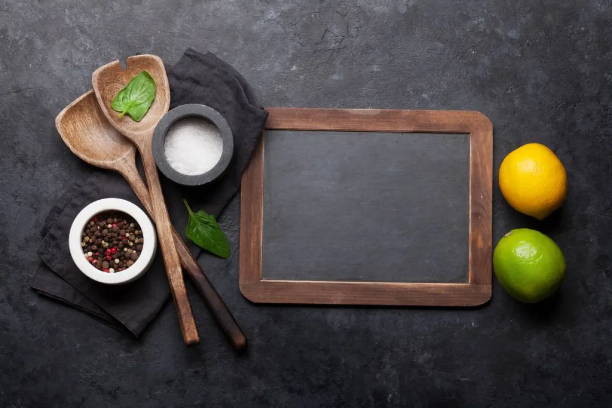 الحامض، كما الملح الخشن، يستخدمان في تنظيف قدور الطعام