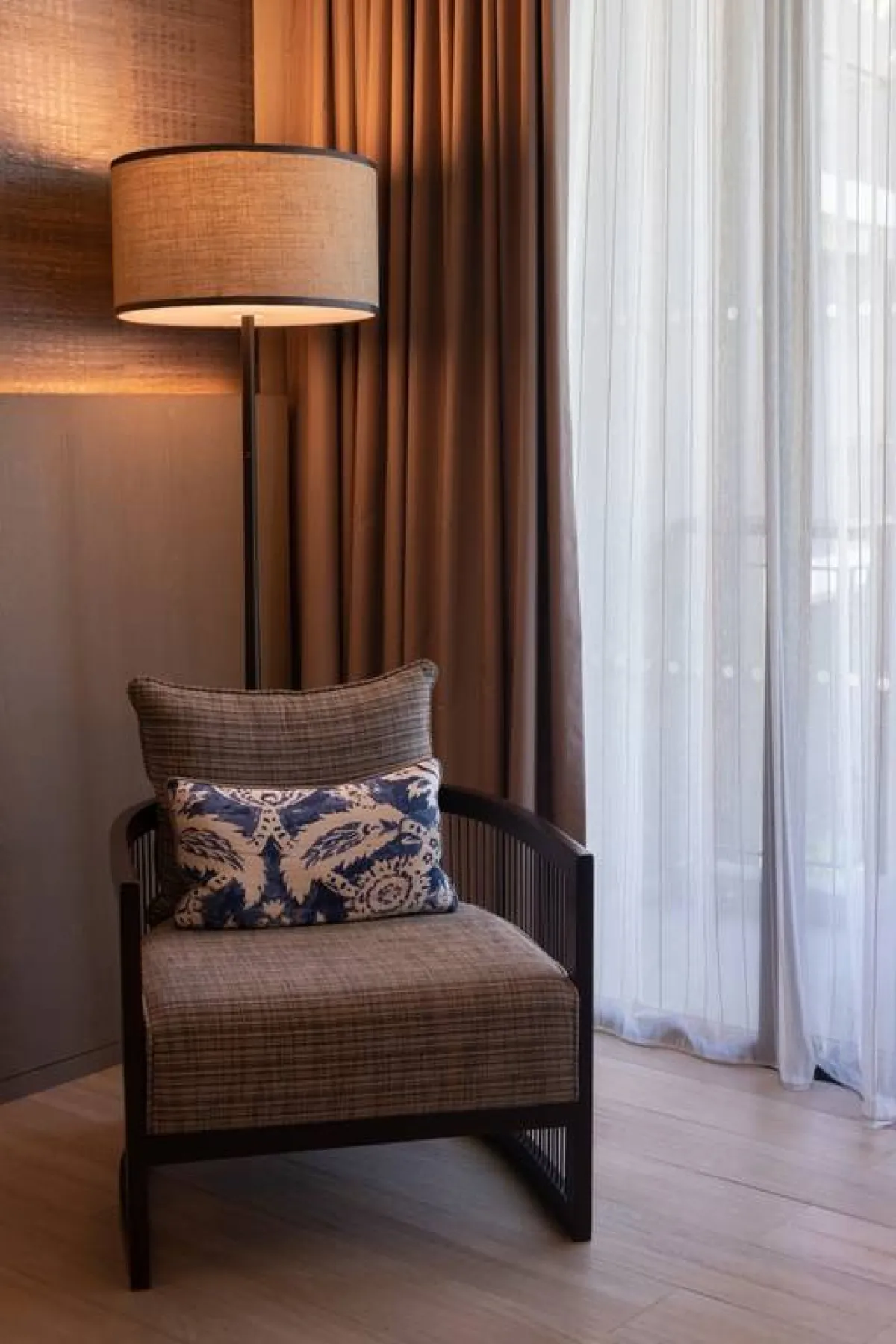 من الهامّ تحقيق الانسجام بين الستائر والغرفة