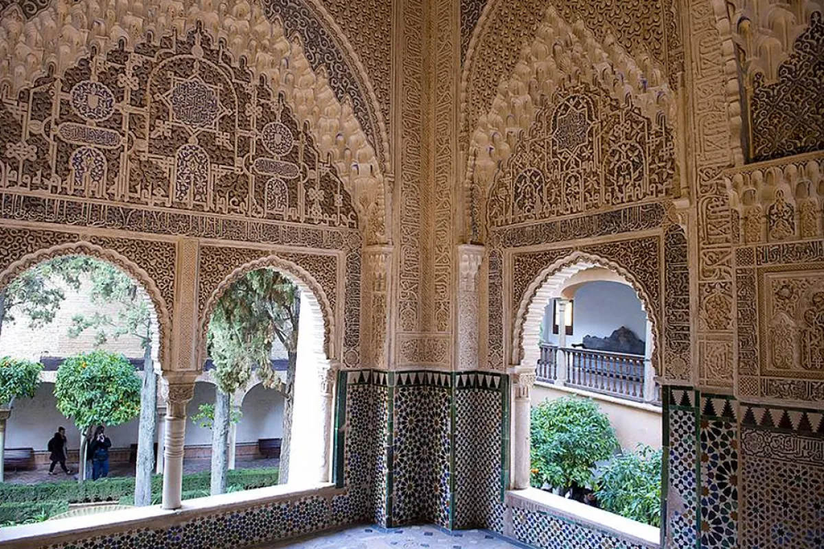 قصر الحمراء في إسبانيا شاهد على جمالية الفن الإسلامي ورونقه -الصورة من موقع "اليونسكو"