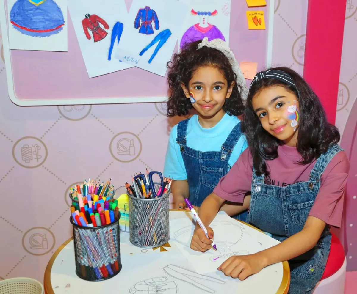 رسم الأزياء