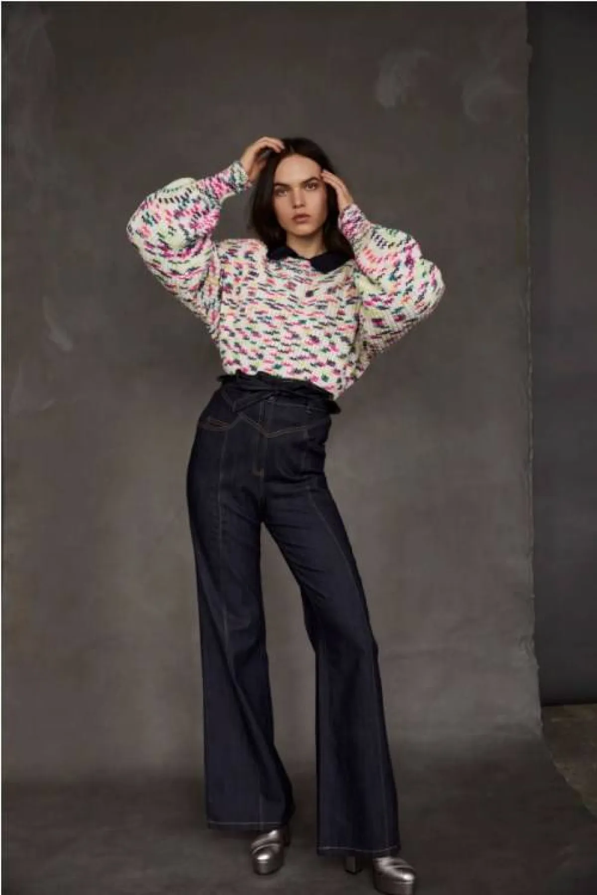 جينز مع كنزة صوف ملوّنة من سانك أ ست  Cinq A Sept