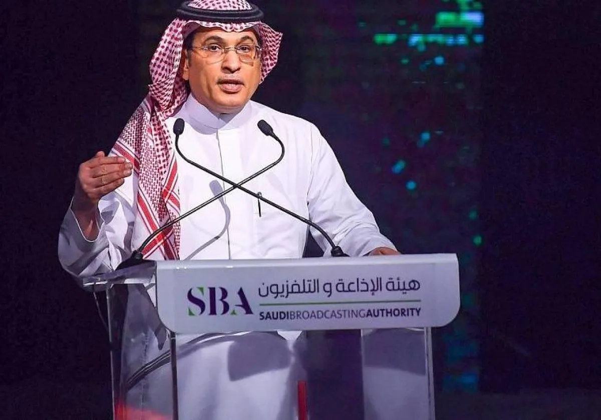 الأستاذ محمد الحارثي أثناء إلقاء كلمته خلال الحفل. الصورة من واس