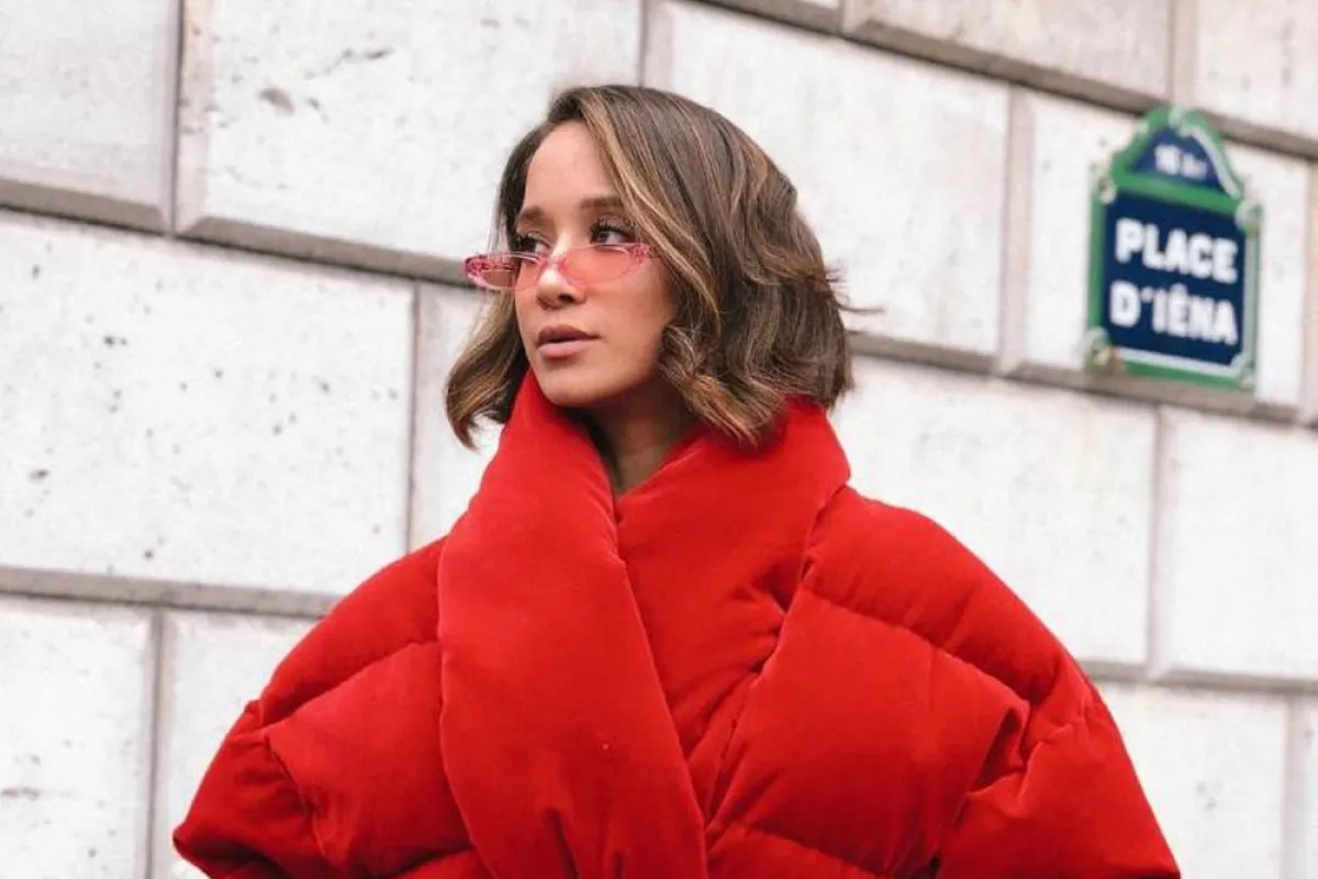 لانا الساحلي بنظارة شمسية مميزة 