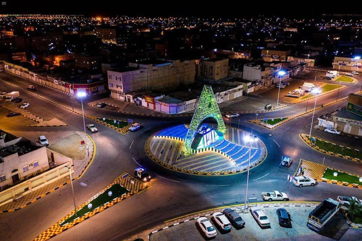 القريات السعودية تكتسي الثوب الأبيض ثلوجاً وحبات برد