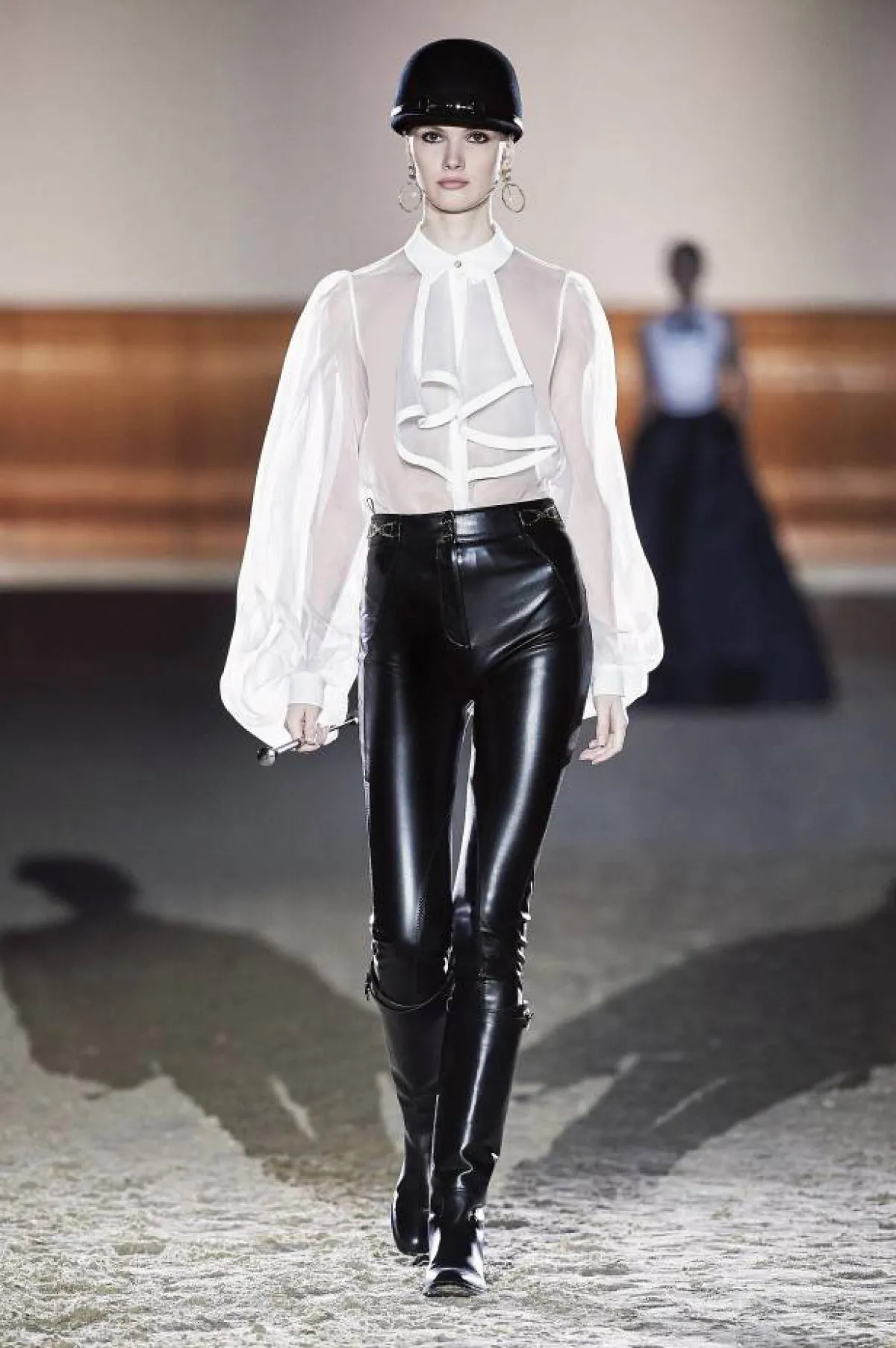 سروال جلد ضيق  من إليزابيتا فرانكي  Elisabetta Franchi