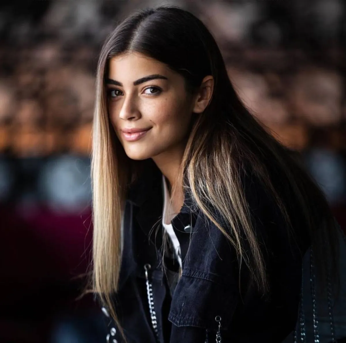 ليلى وشقيقتها ملك ووالدهما أحمد زاهر - الصورة من حساب ليلى على انستغرام