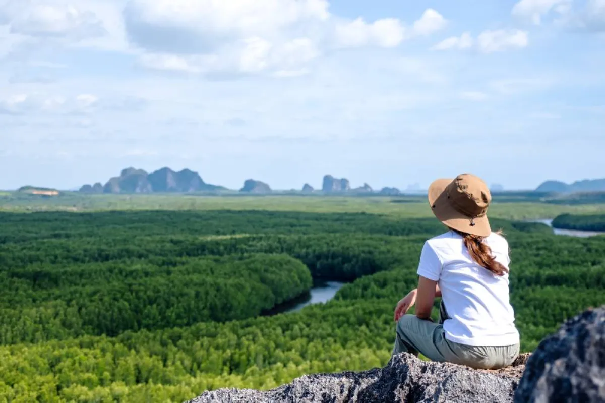 الحرص على ارتداء الملابس الفاتحة