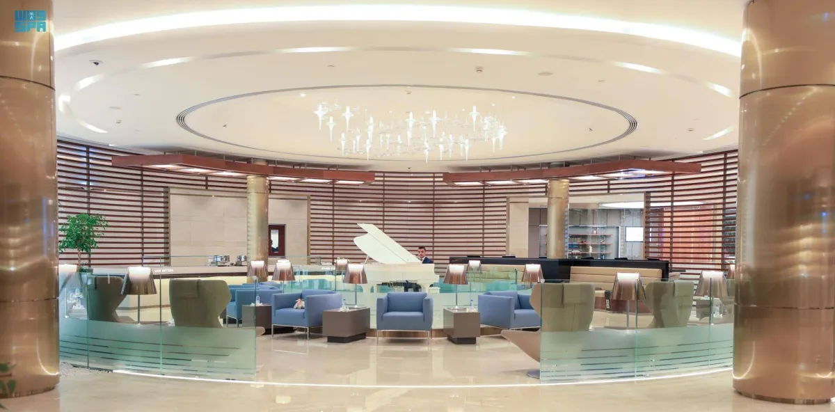 الخطوط السعودية تدشن أكبر صالات الفرسان على مستوى تحالف سكاي تيم العالمي