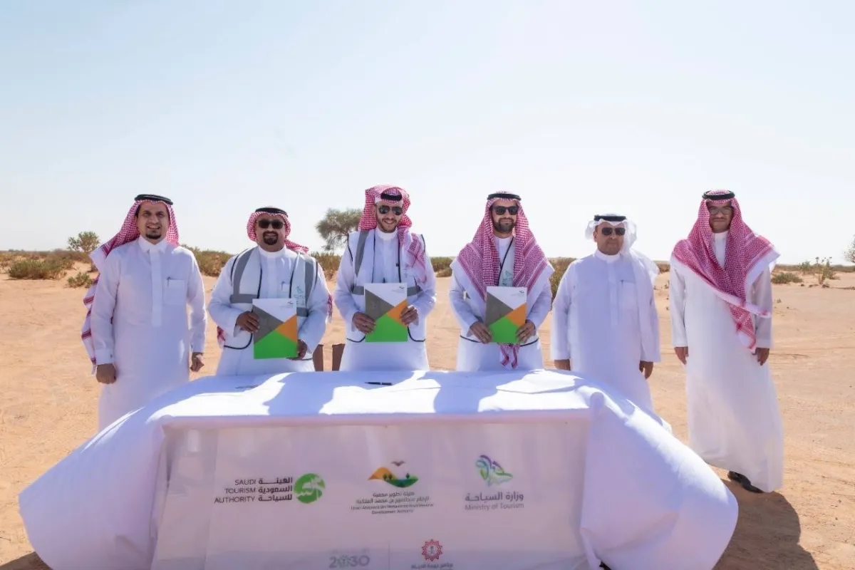 توقيع مذكرة تفاهم لدعم وتنمية السياحة البيئية - الصورة من حساب وزارة السياحة السعودية على تويتر