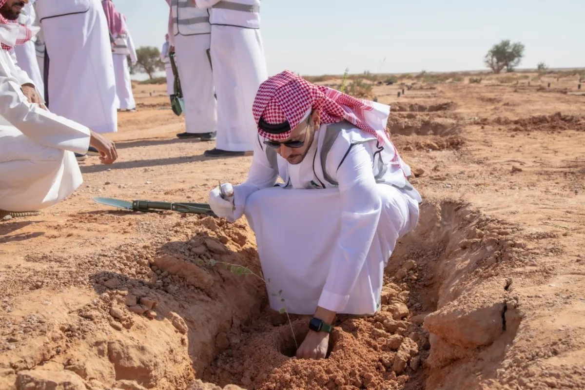 إطلاق حملة "لنجعلها خضراء" في محمية روضة خريم - الصورة من حساب وزارة السياحة السعودية على تويتر