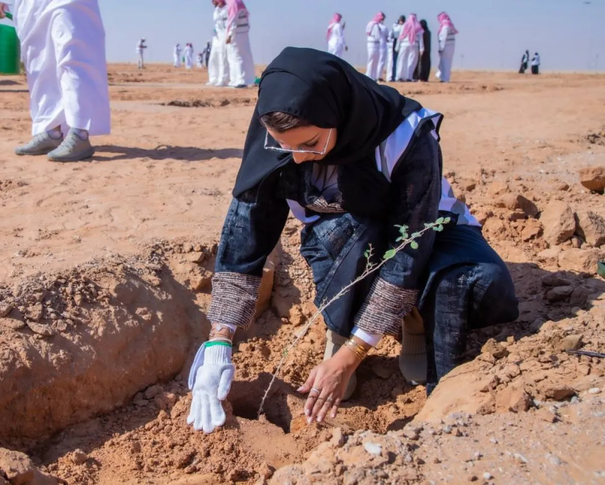 إطلاق حملة "لنجعلها خضراء" في محمية روضة خريم - الصورة من حساب وزارة السياحة السعودية على تويتر