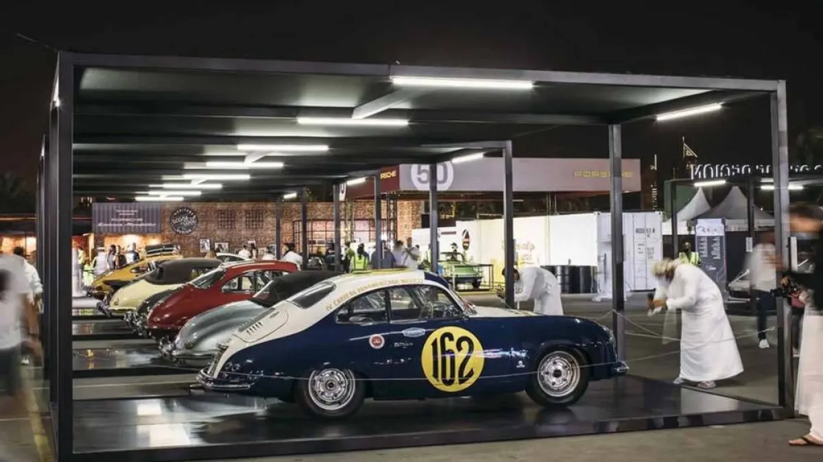 مهرجان رموز بورشه الأول بدبي يستقطب عشاقها