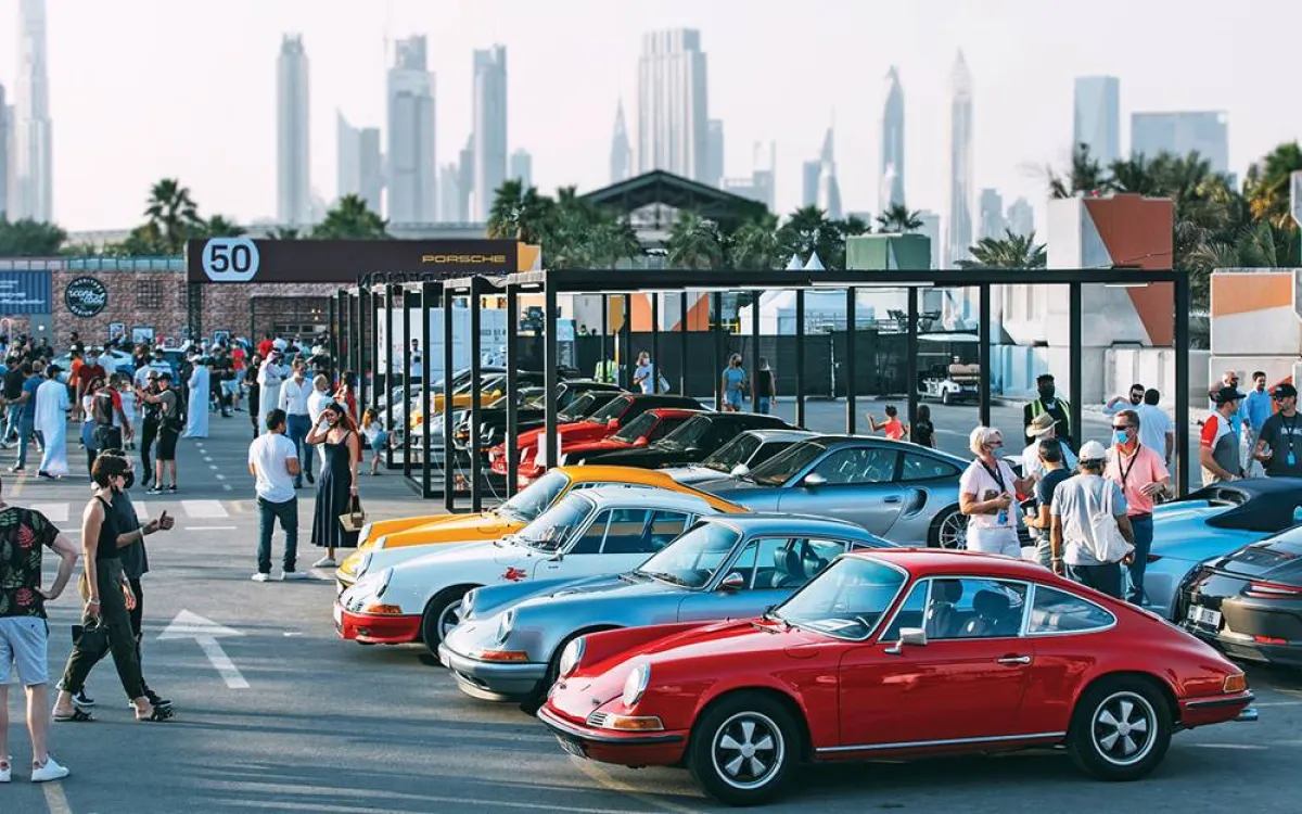 مهرجان رموز بورشه الأول بدبي يستقطب عشاقها