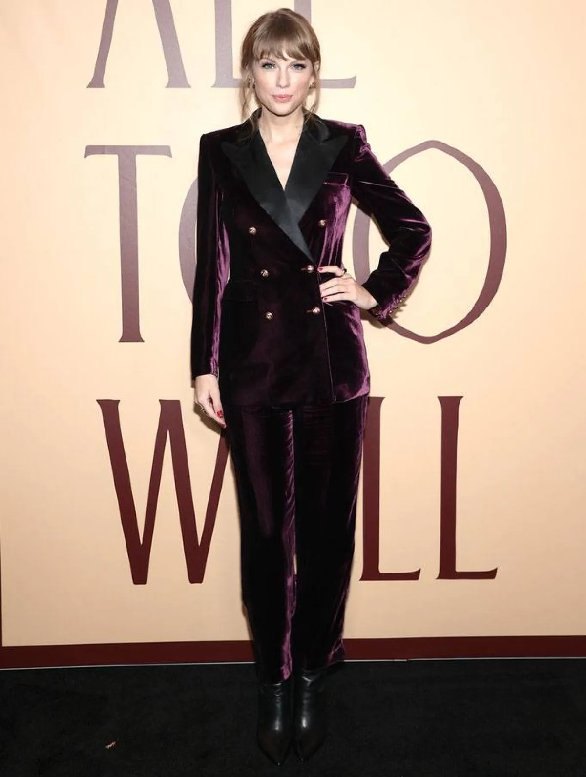 النجمات يرتدين البدلة