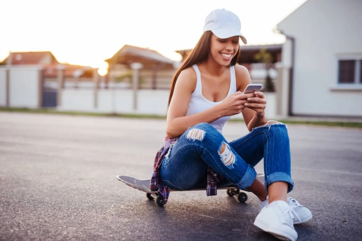 الهوس باستعمال الهاتف المحمول ووسائل التواصل الاجتماعي 