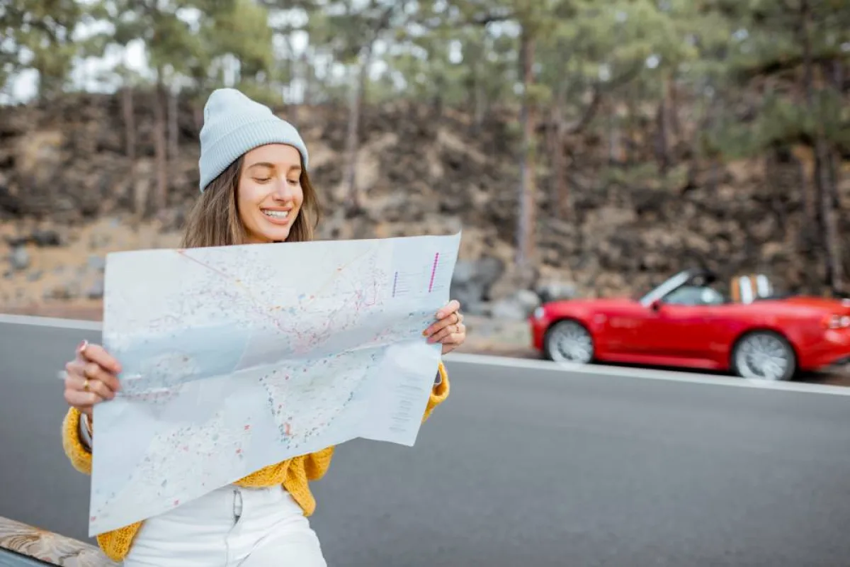 لا يجب المبالغة في استعمال الخرائط ودليل السفر 