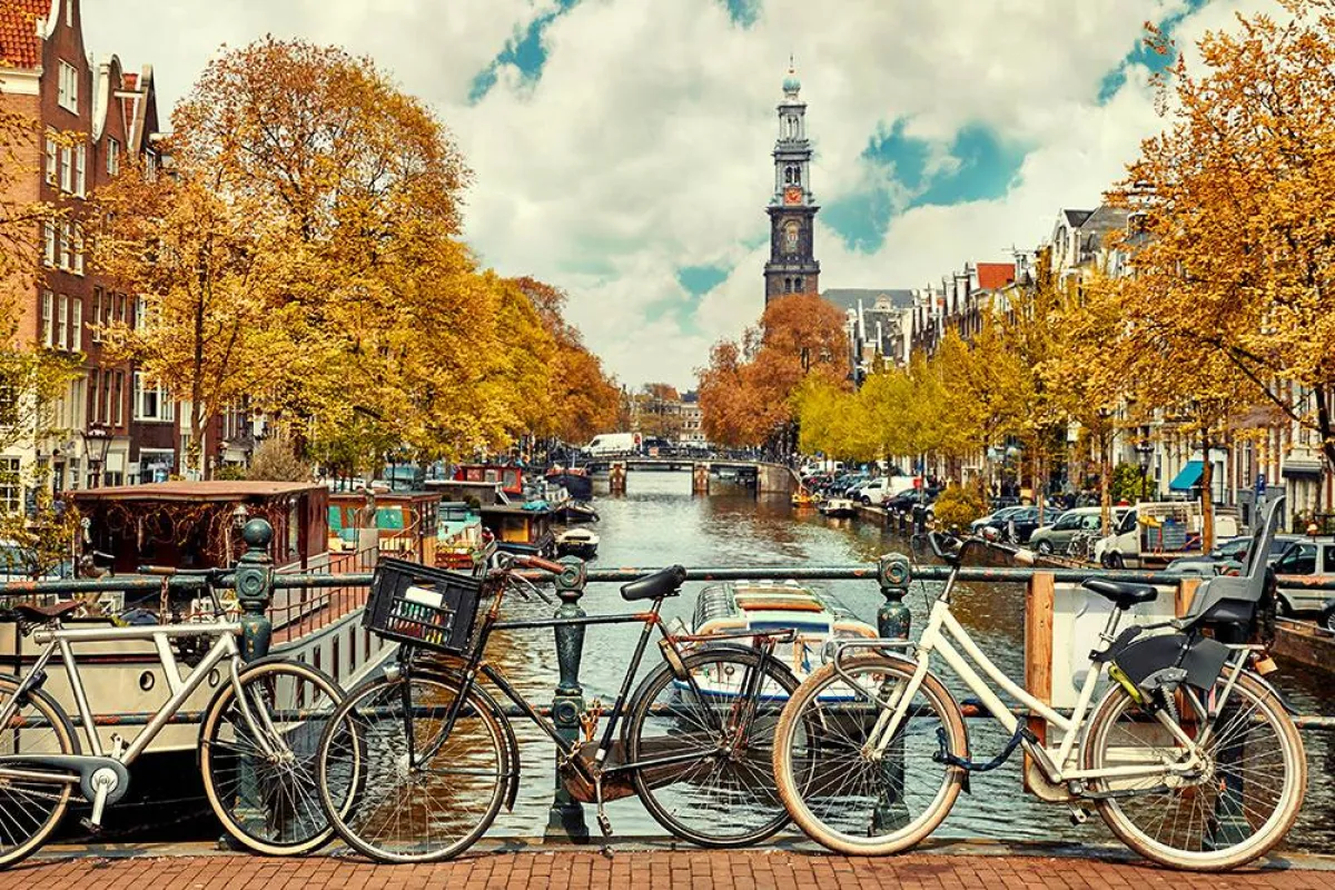 أماكن سياحية يجب زيارتها في أمستردام  خلال رحلتك في 2022