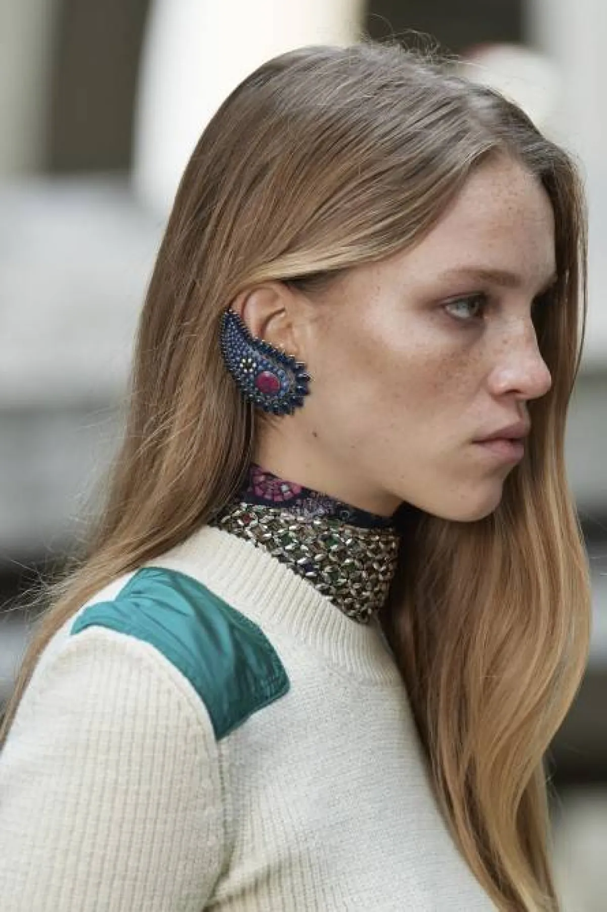 اقراط من ايزابيل ماران