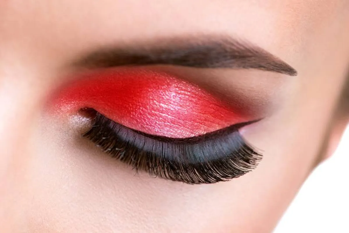 تطبيق المكياج