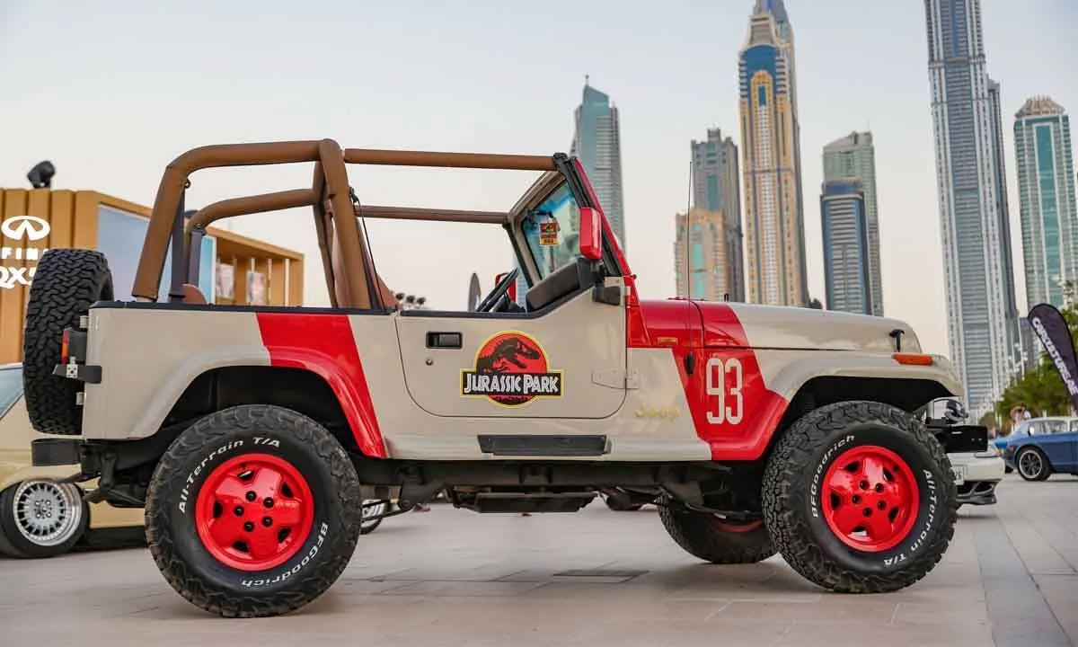 ختام معرض نو فيلتر بنماذج سيارات أشهر أعمال هوليوود الكلاسيكية 