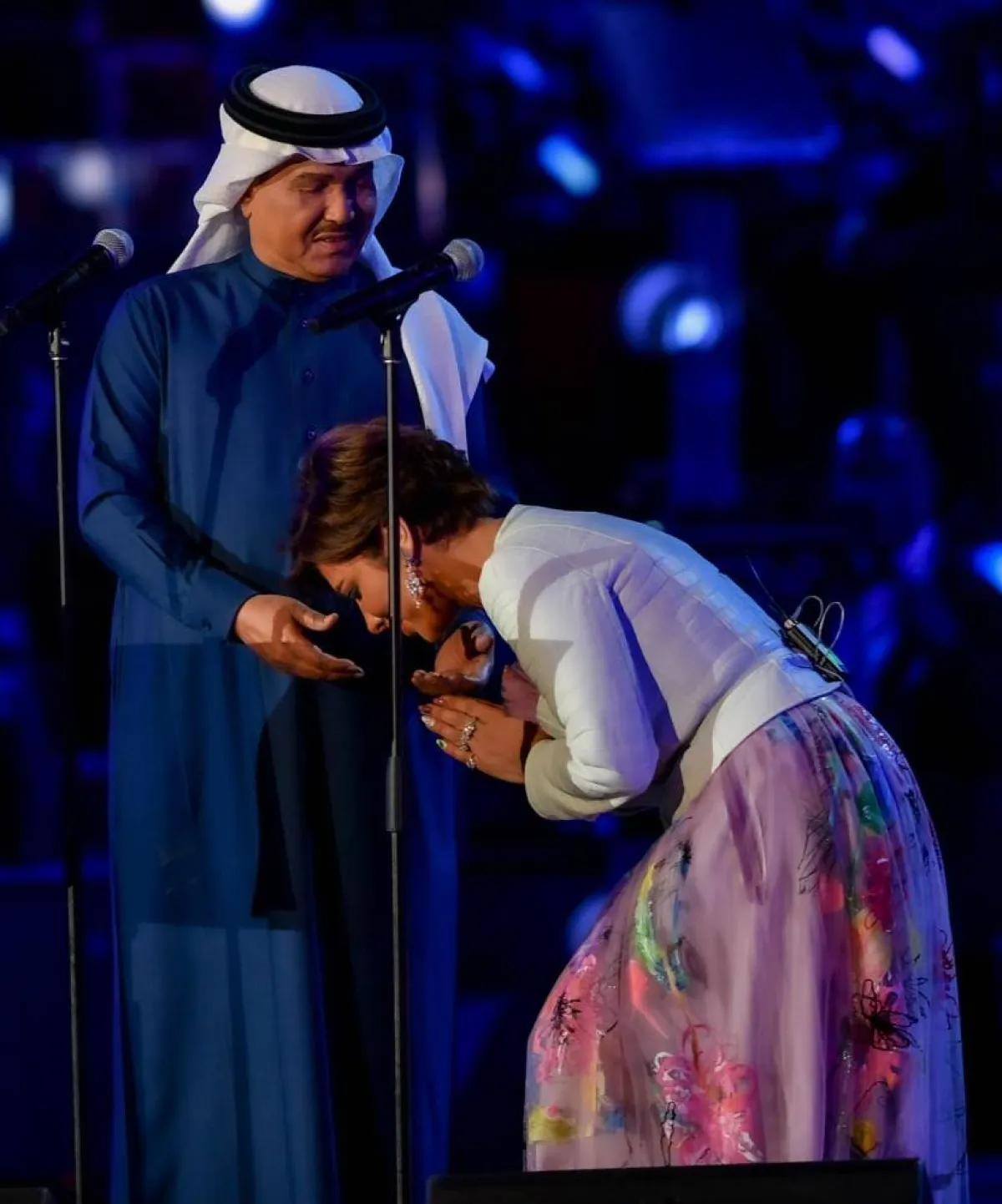 الفننة أصالة تحي الفنان محمد عبدو بعد غناء على البال