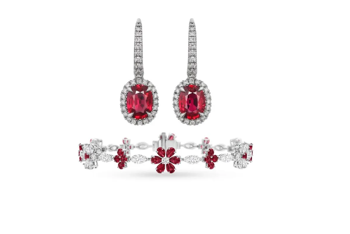 مجوهرات فخمة مُرصعة بحجر الروبي لإطلالة جذابة للعروس
