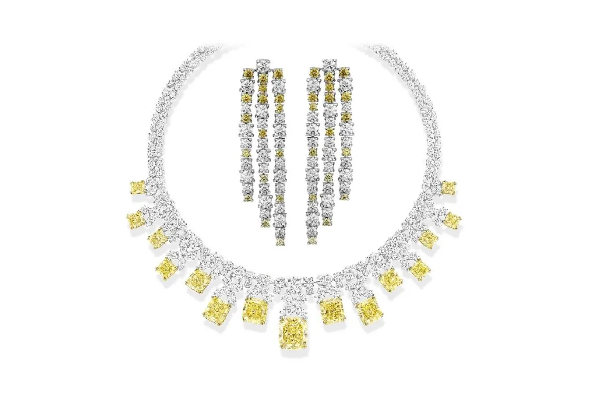 مجوهرات ألماس ملون لإطلالة أكثر فخامة في شتاء 2022