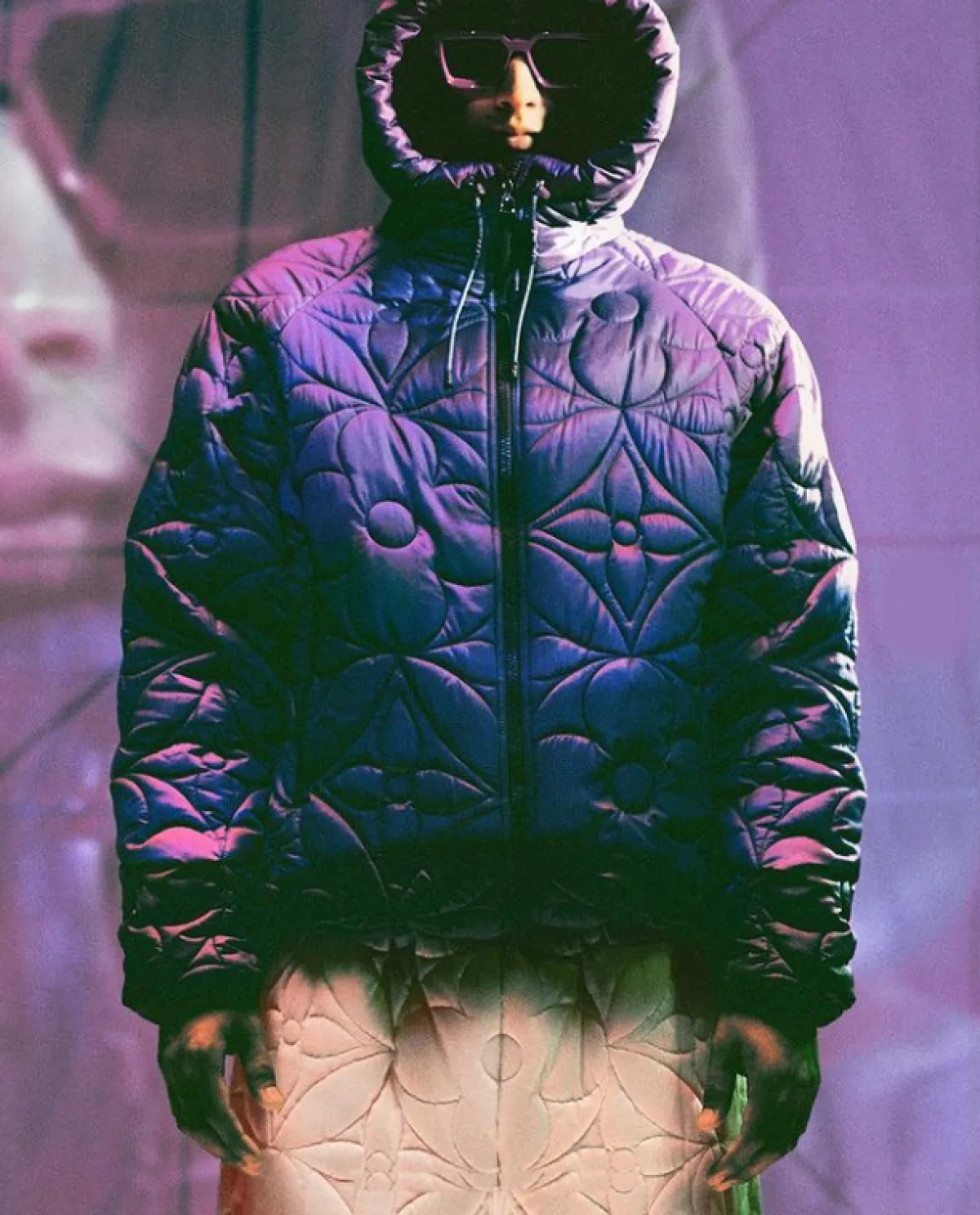 سترة من تصميمه لدى لويس فويتون