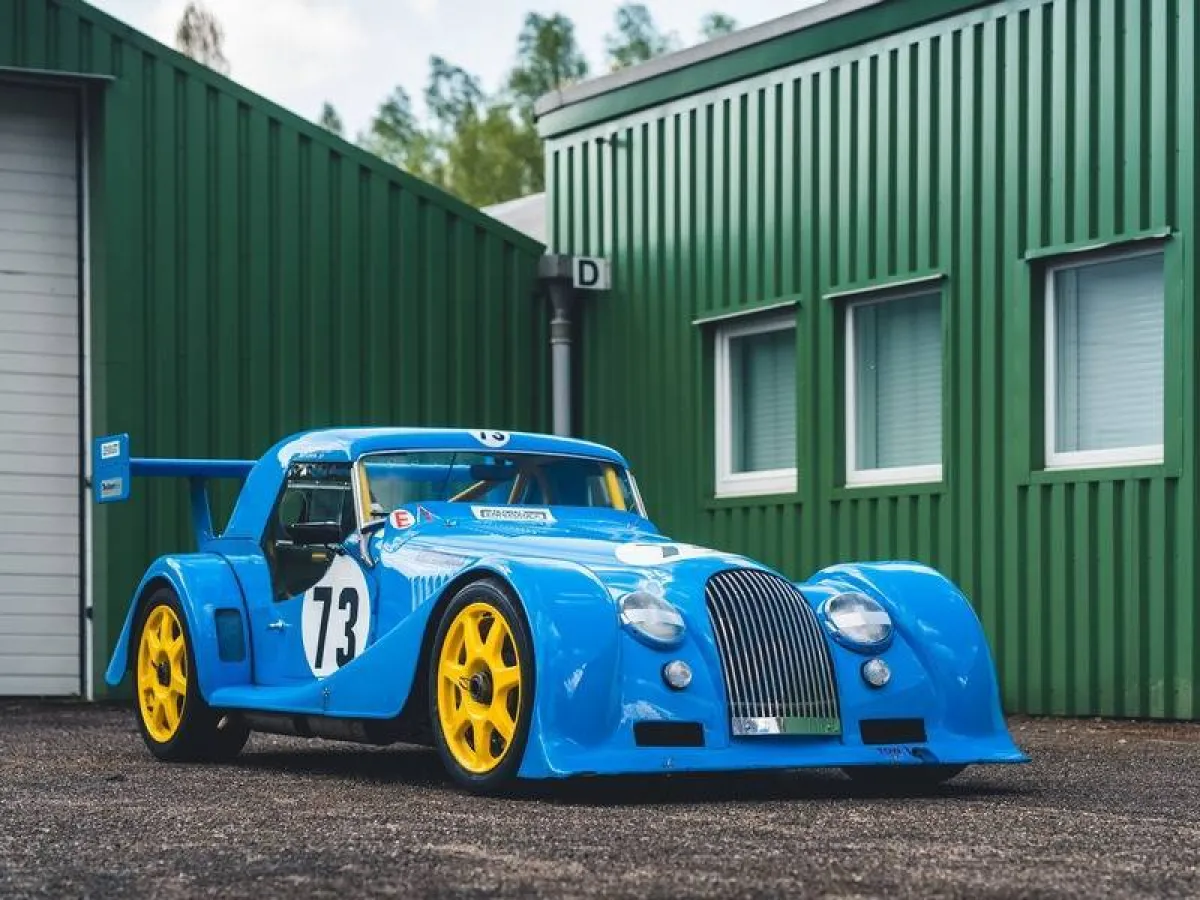 سيارة مورجان بلس 8 GTR صناعة يدوية من تسعة طرز فقط 