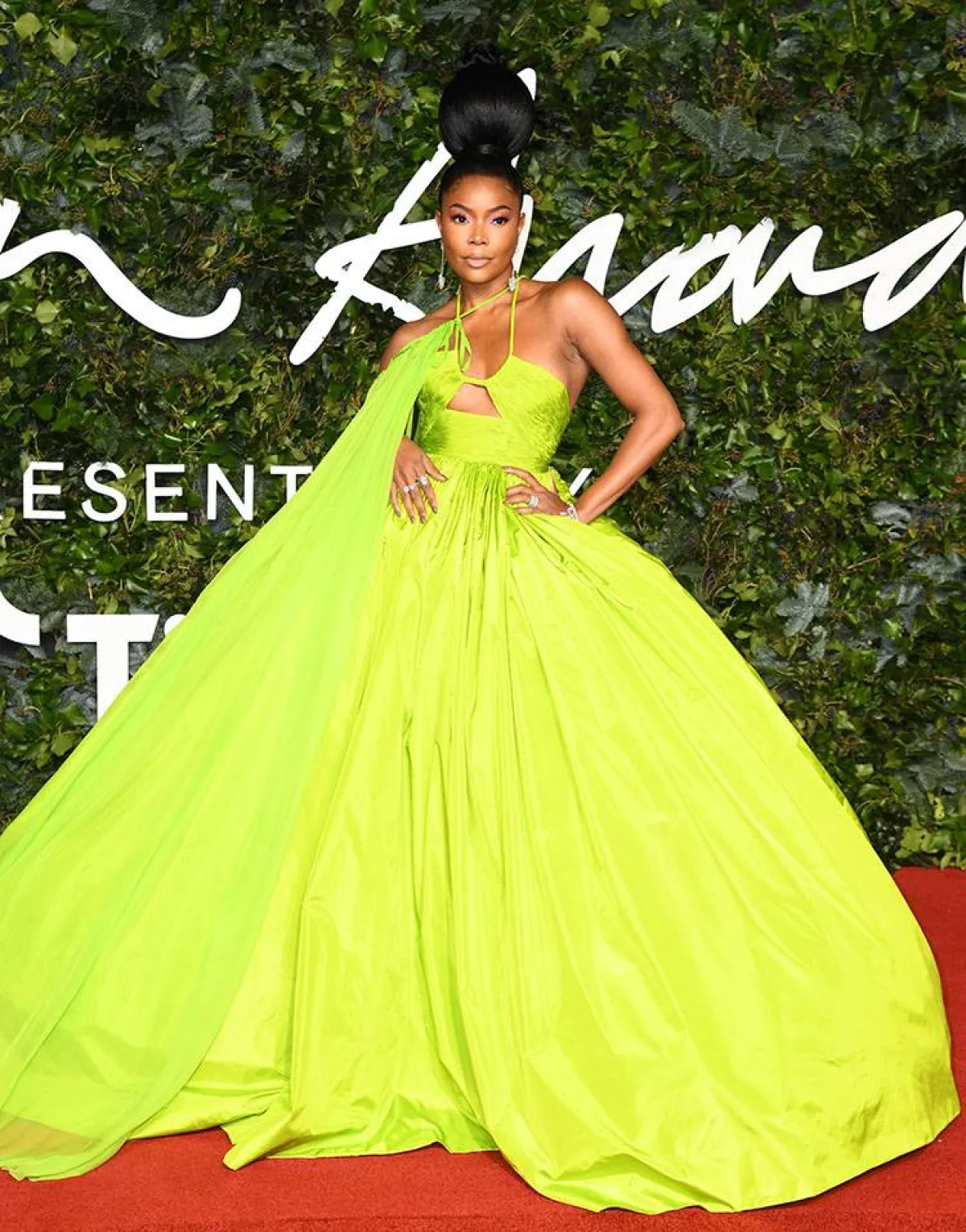 غابرييل يونيون  ترتدي الأصفر