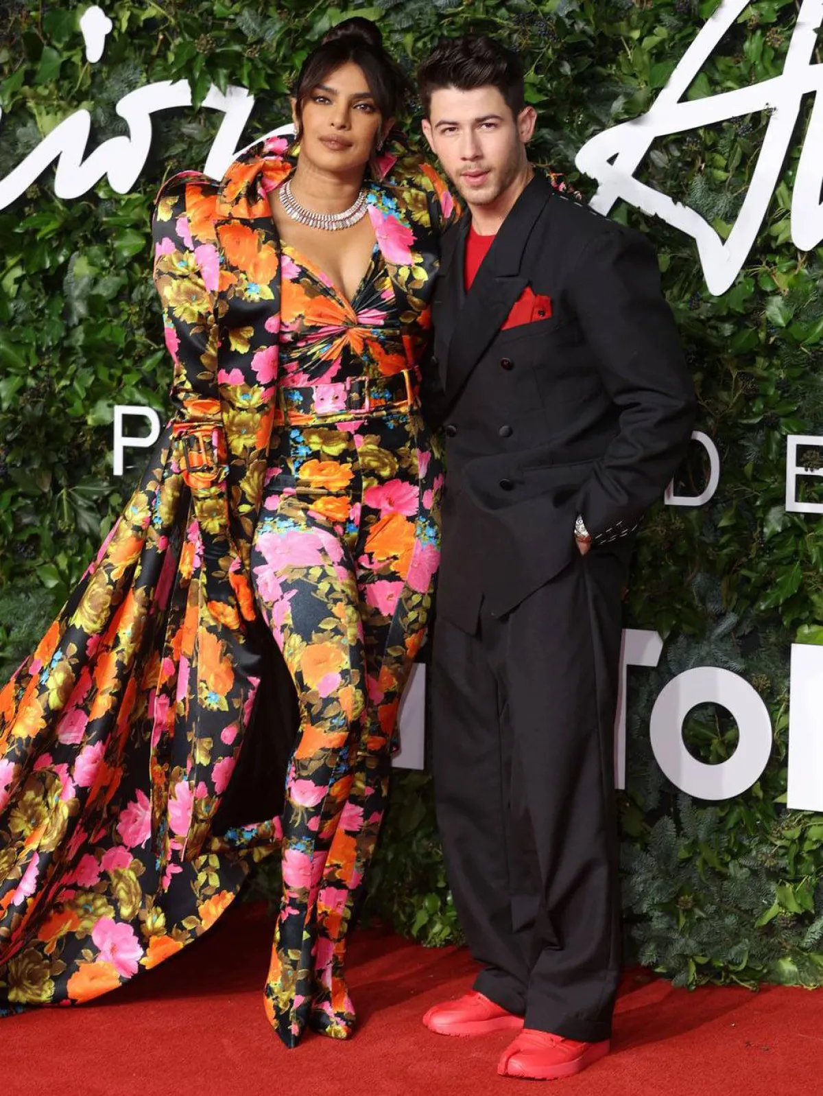 بريانكا شوبرا ونيك جوناس في حفل جوائز الموضة البريطانية