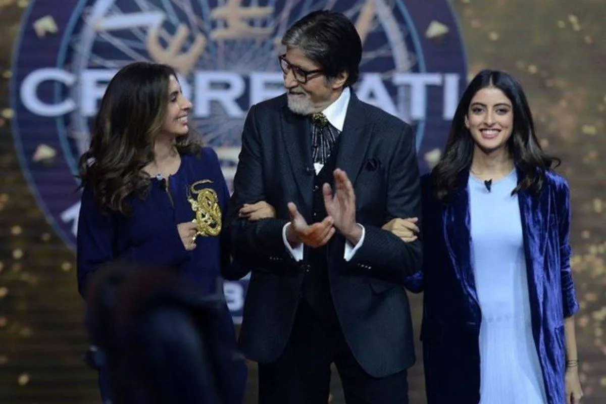 أميتاب باتشان يتوسط ابنته وحفيدته- الصورة من حسابه على إنستغرام