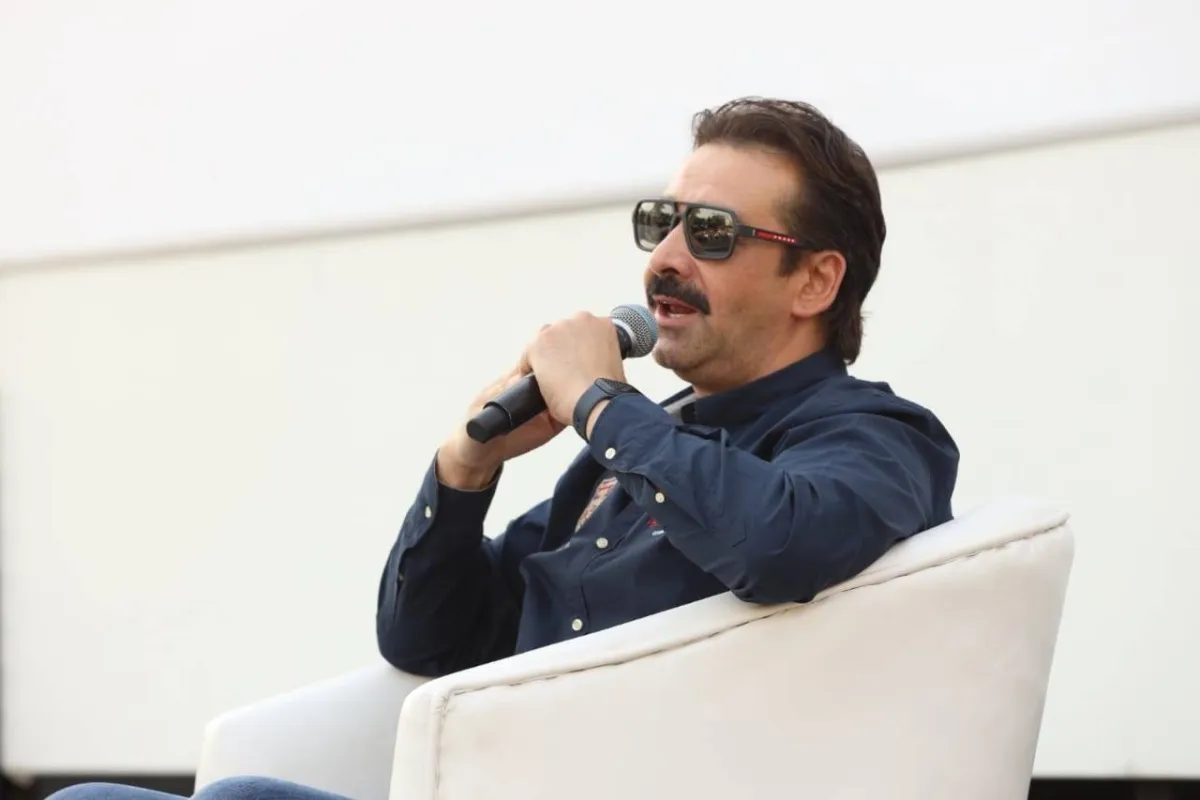 كريم عبد العزيز في ندوة تكريمه - الصورة من المسؤول الإعلامي بمهرجان القاهرة السينمائي