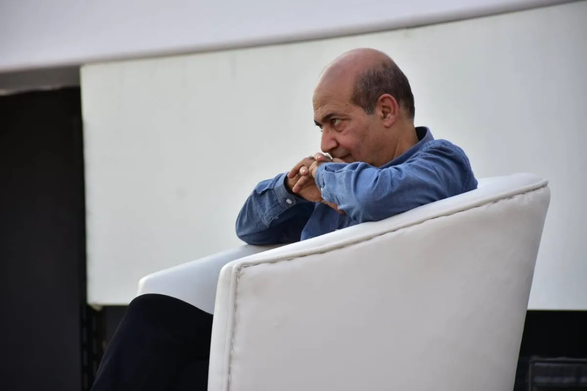 طارق الشناوي الذي أدار الحلقة النقاشية وأسئلة الجمهور - الصورة من المسؤول الإعلامي للمهرجان