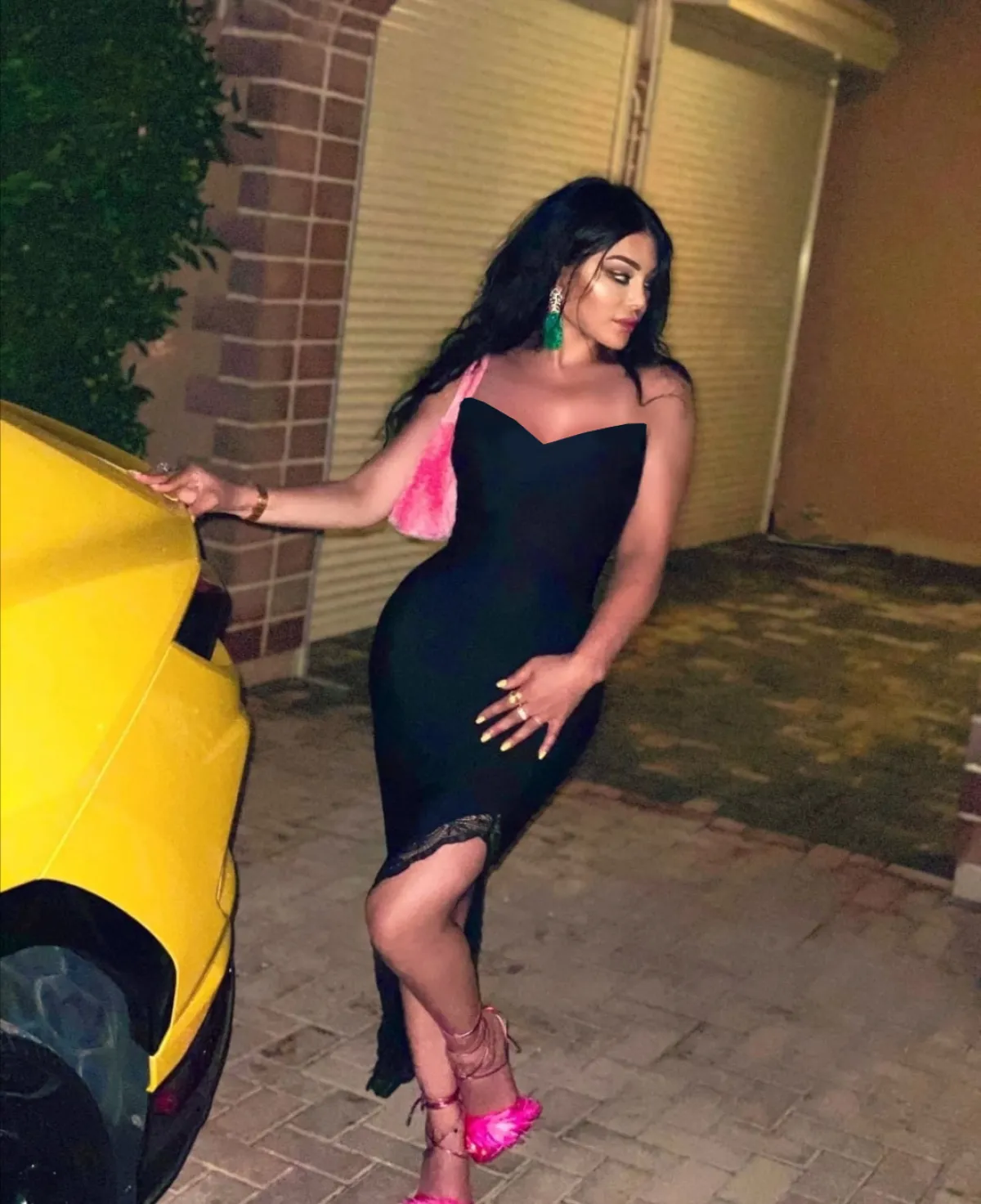 هيفاء وهبي بالفستان الأسود