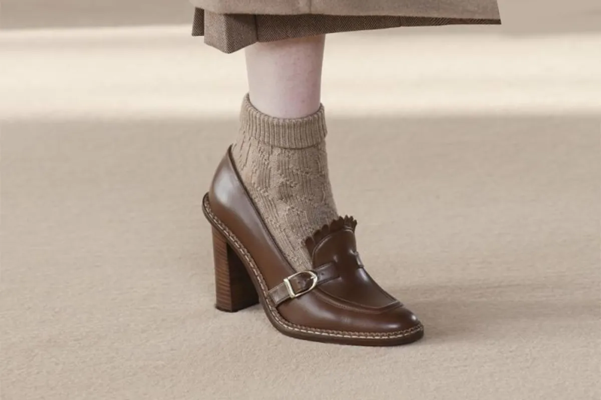 جزمة بنية عالية من ماكس مارا Max Mara  