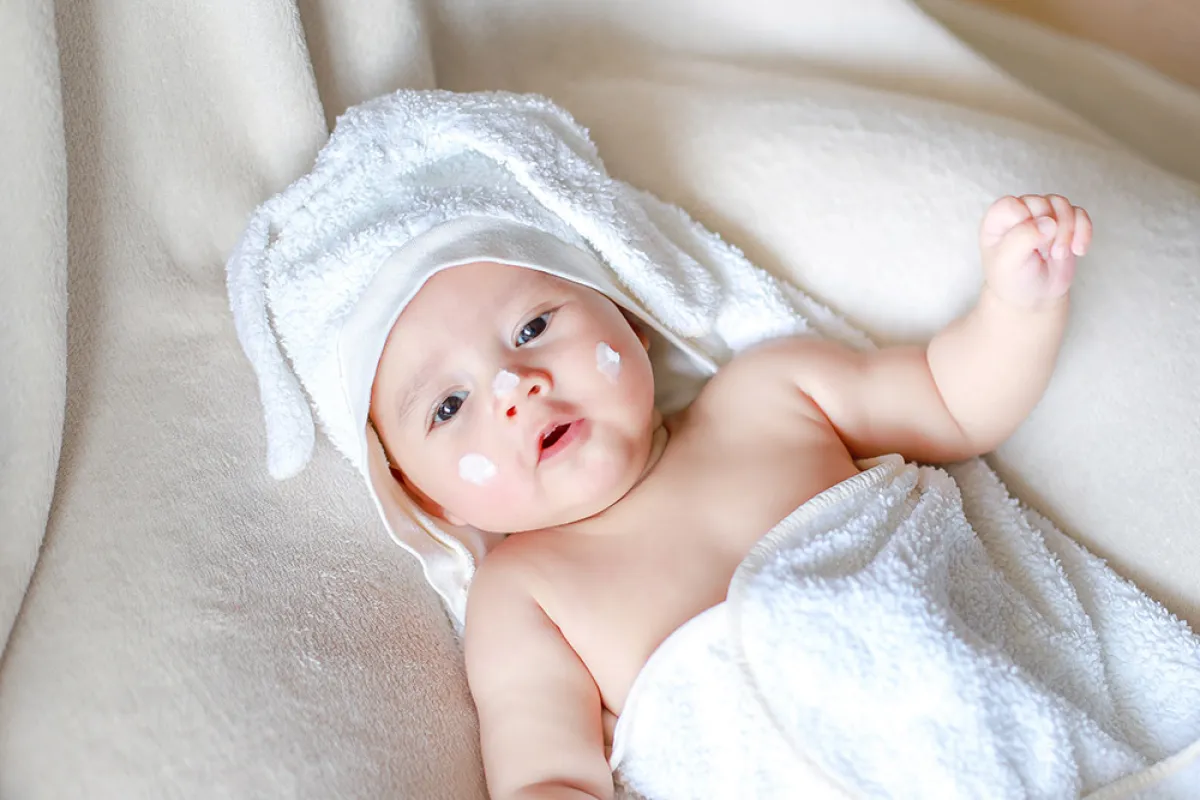 لماذا لا تناسب جميع منتجات العناية بالبشرة مولودك؟ 