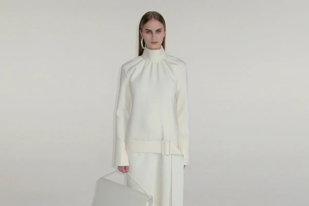 فستان أبيض من 16أرلينغتون  16Arlington