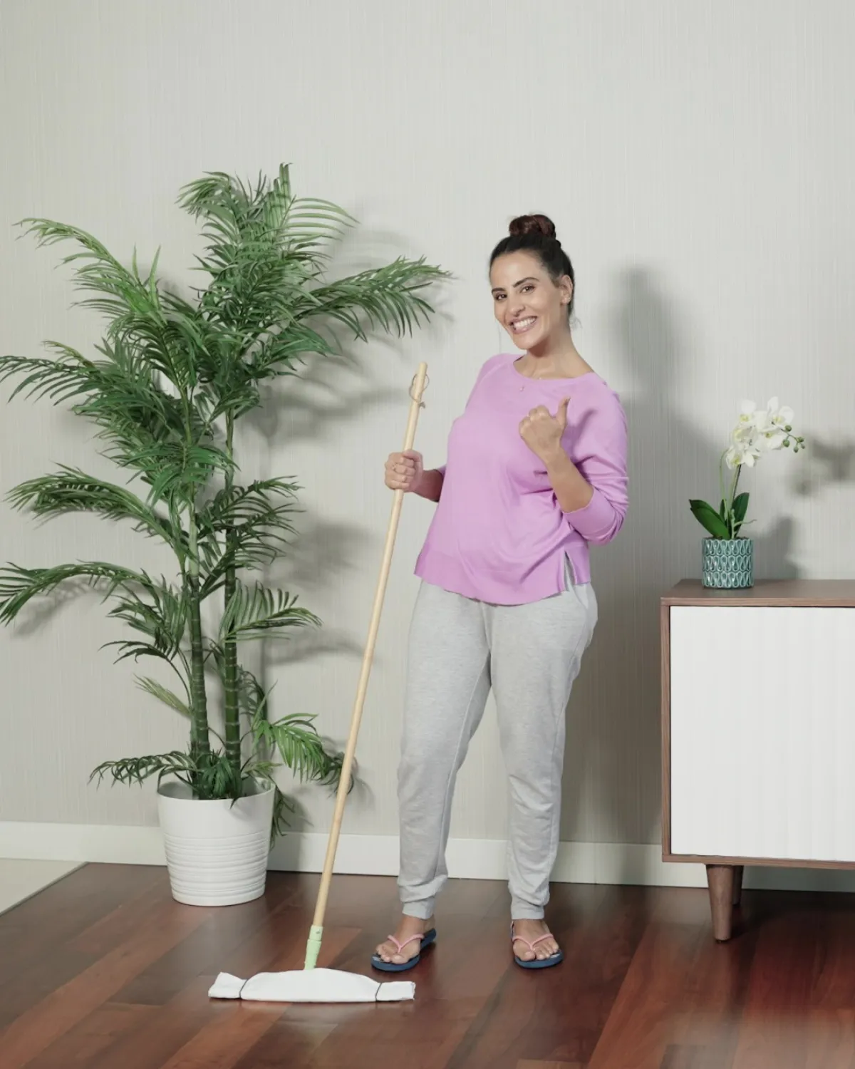 ورق المطبخ بديل سحري لتنظيف الأرضيات