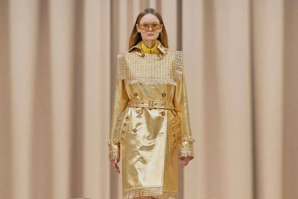 تصاميم أحزمة  موضة خريف 2021 من بربري  Burberry