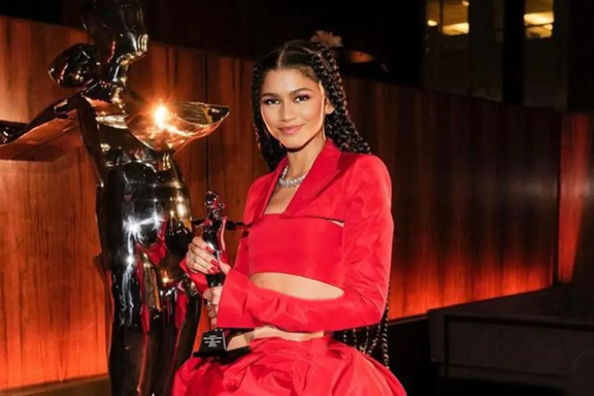 زندايا ترتدي من فيرا ونغ 